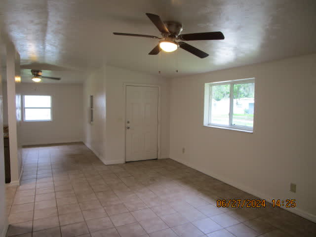 446 Elsie Ave – photo 3