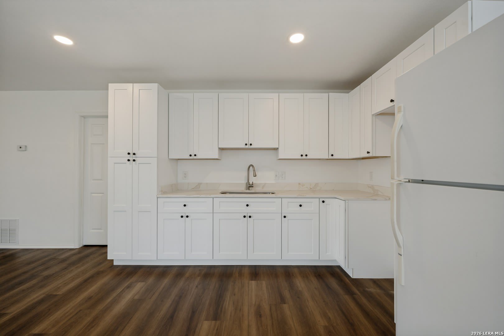 5611 GREEN MANOR ST – photo 3
