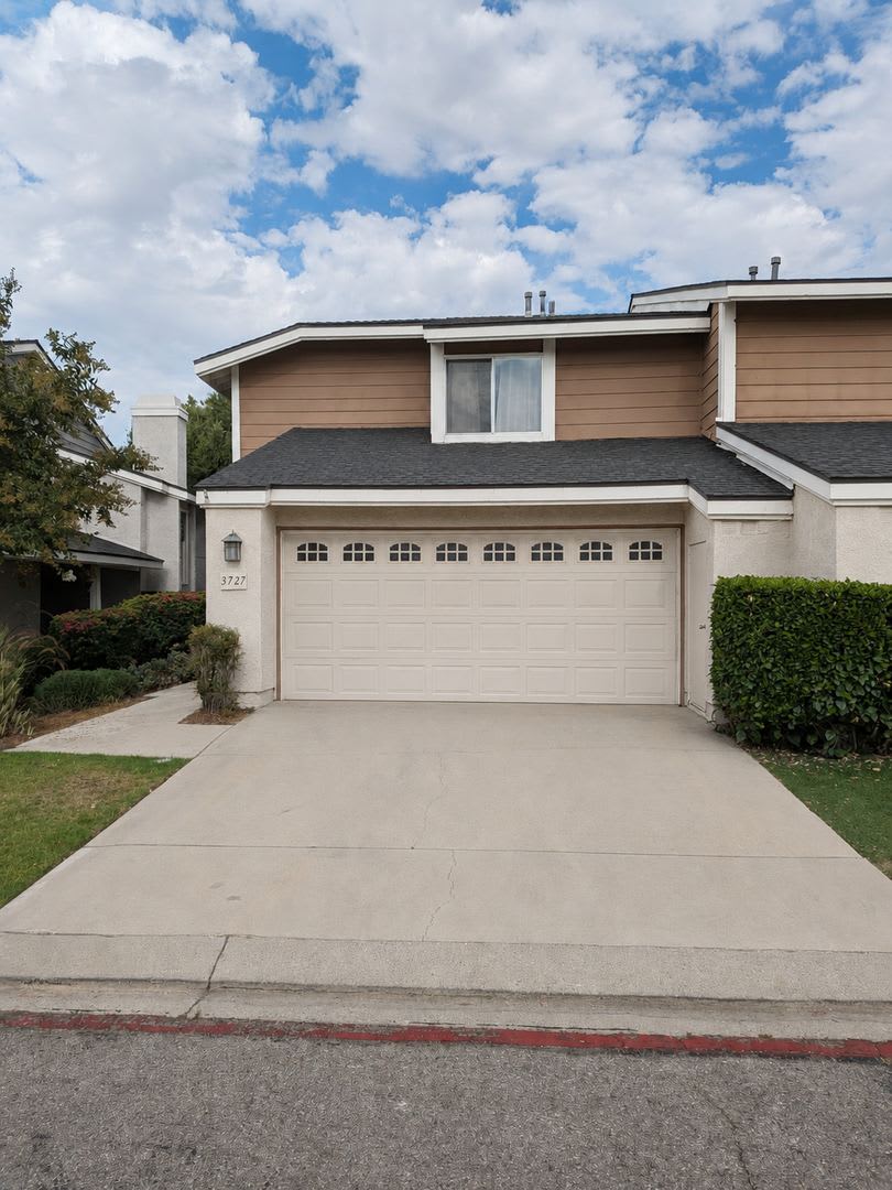 North Pomona Townhome with Private Patio and Community Pool! – photo 1