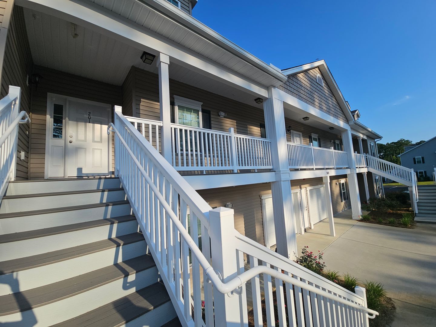 Beautiful 3-Bedroom Condo in Murrells Inlet with Upgraded Kitchen, Screened Porch & Pool – photo 3