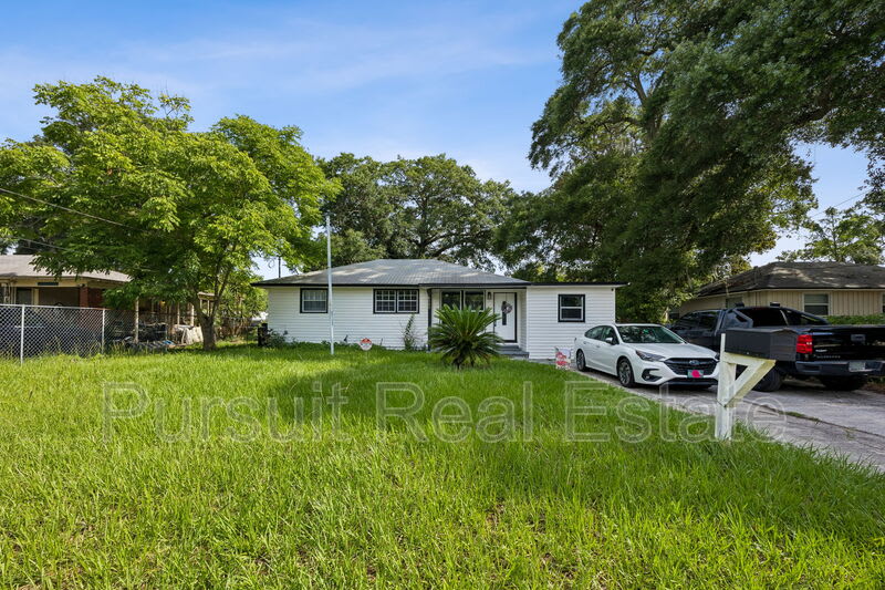 6535 Brandemere Road North – photo 1