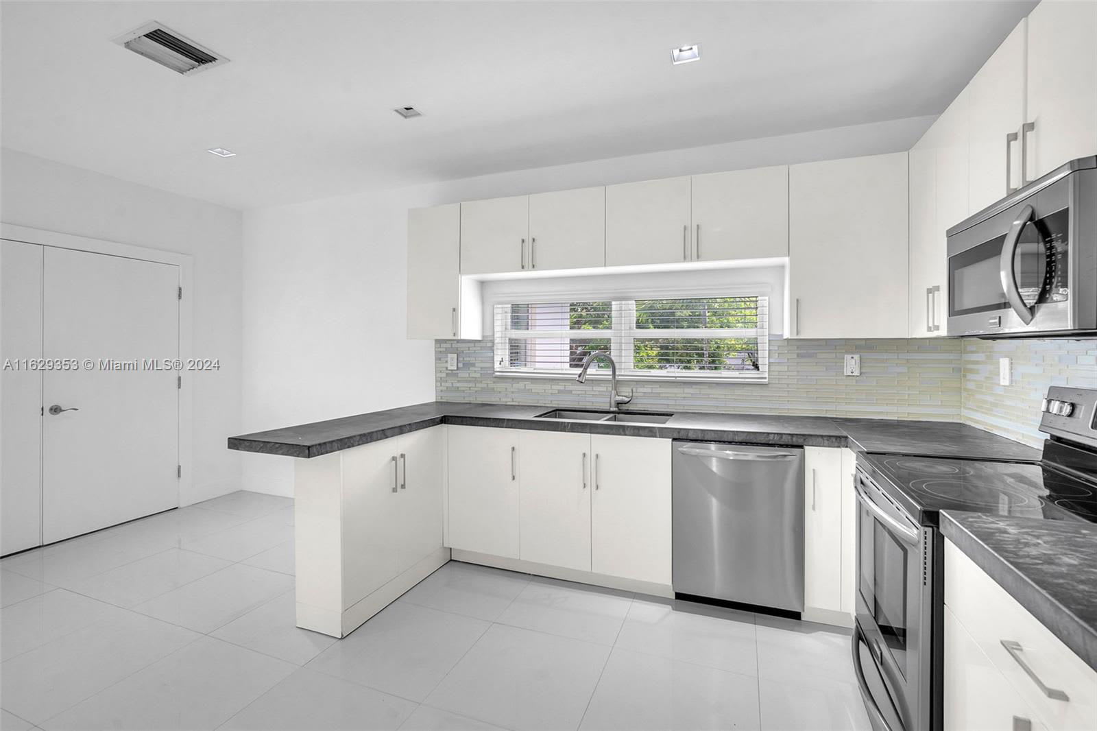 339 Southwest 30th Road – photo 4