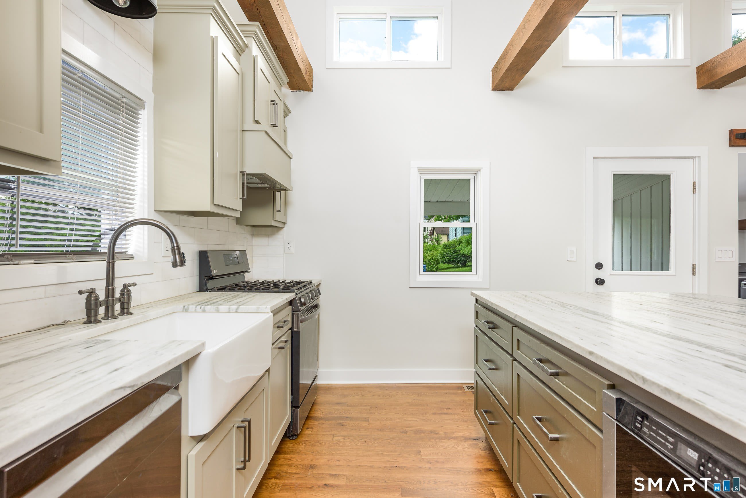 560 Manchester Road – photo 4