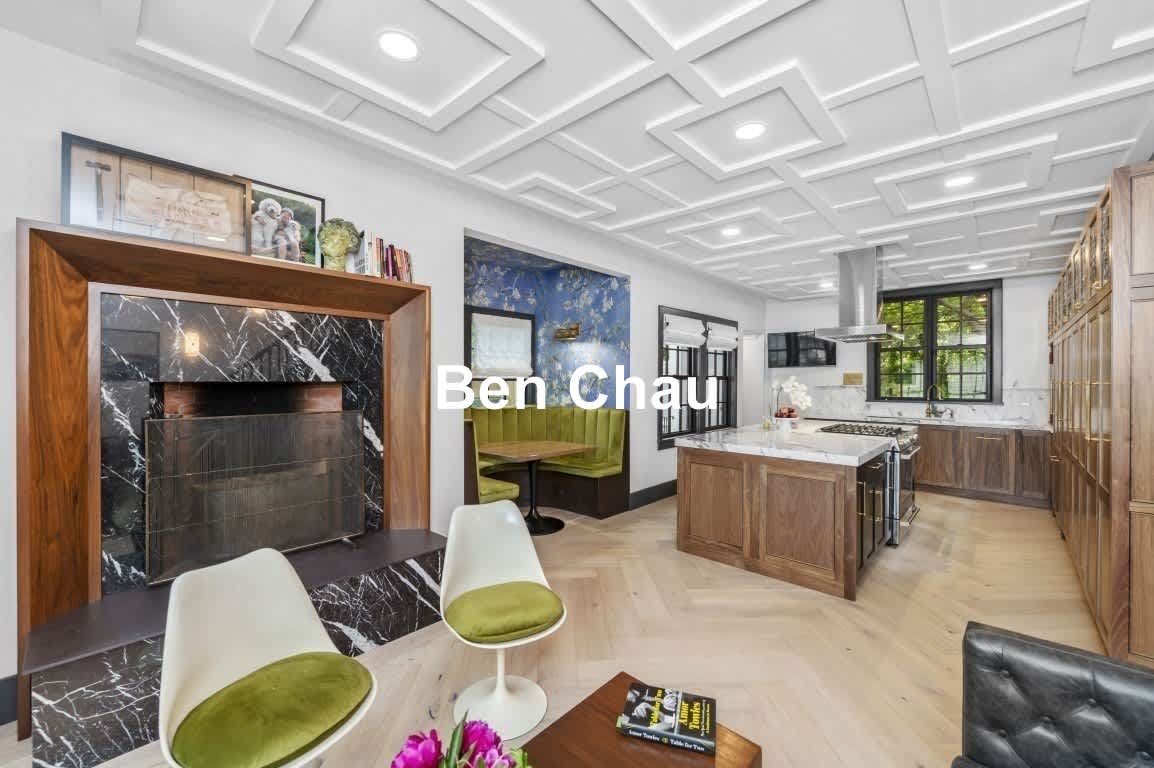 208 Windsor St – photo 1