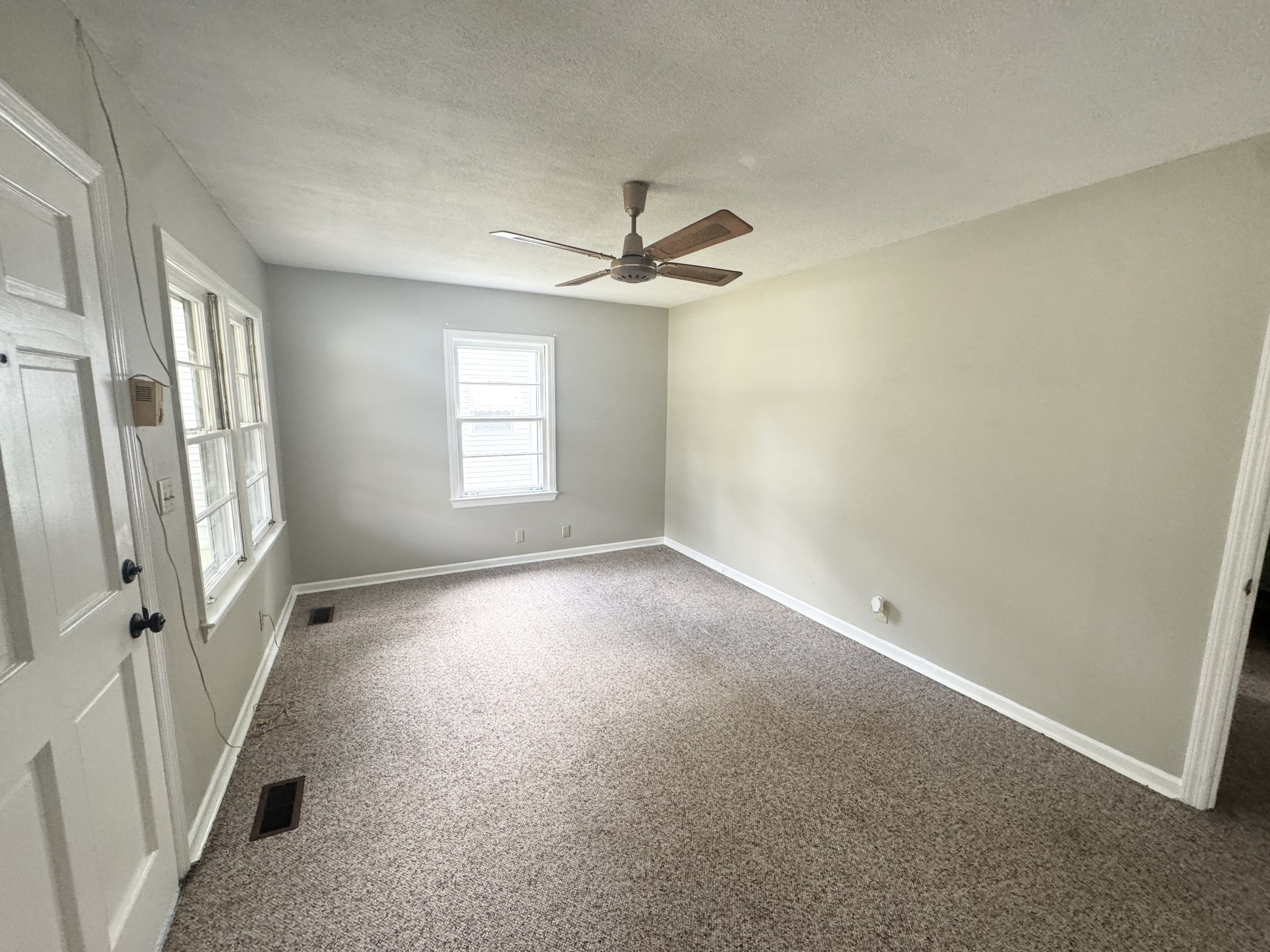 221 Shirley Drive – photo 4