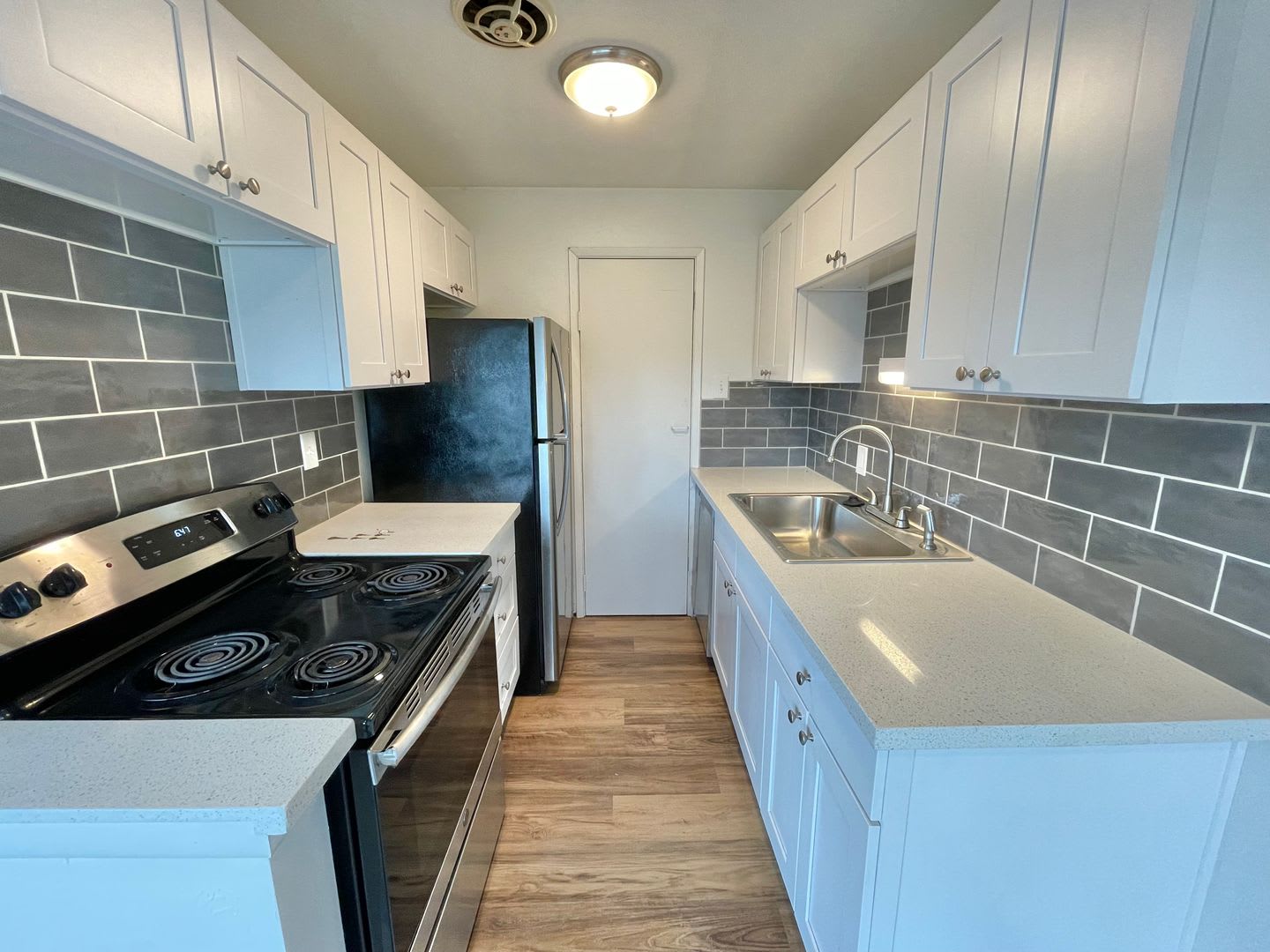 9043 35th Ave SW – photo 2