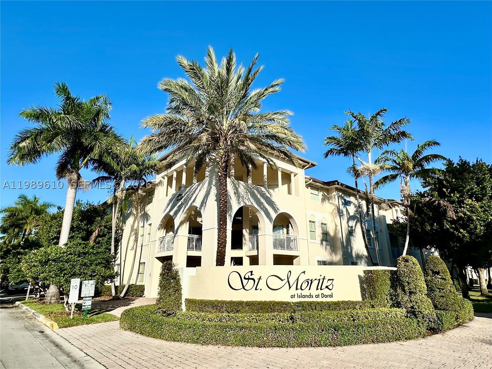 11403 NW 89th St – photo 2