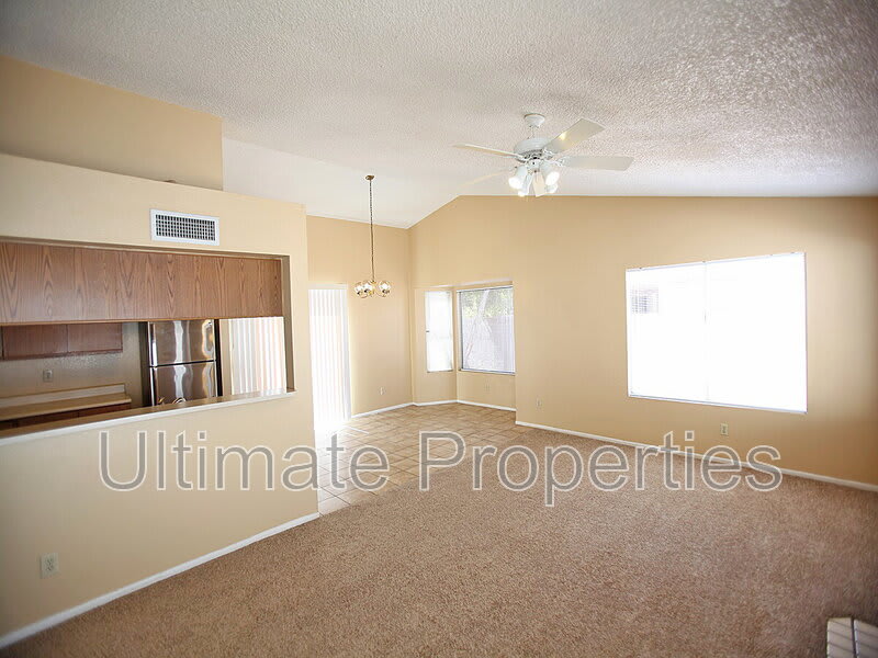 8832 W Saint John Rd – photo 4