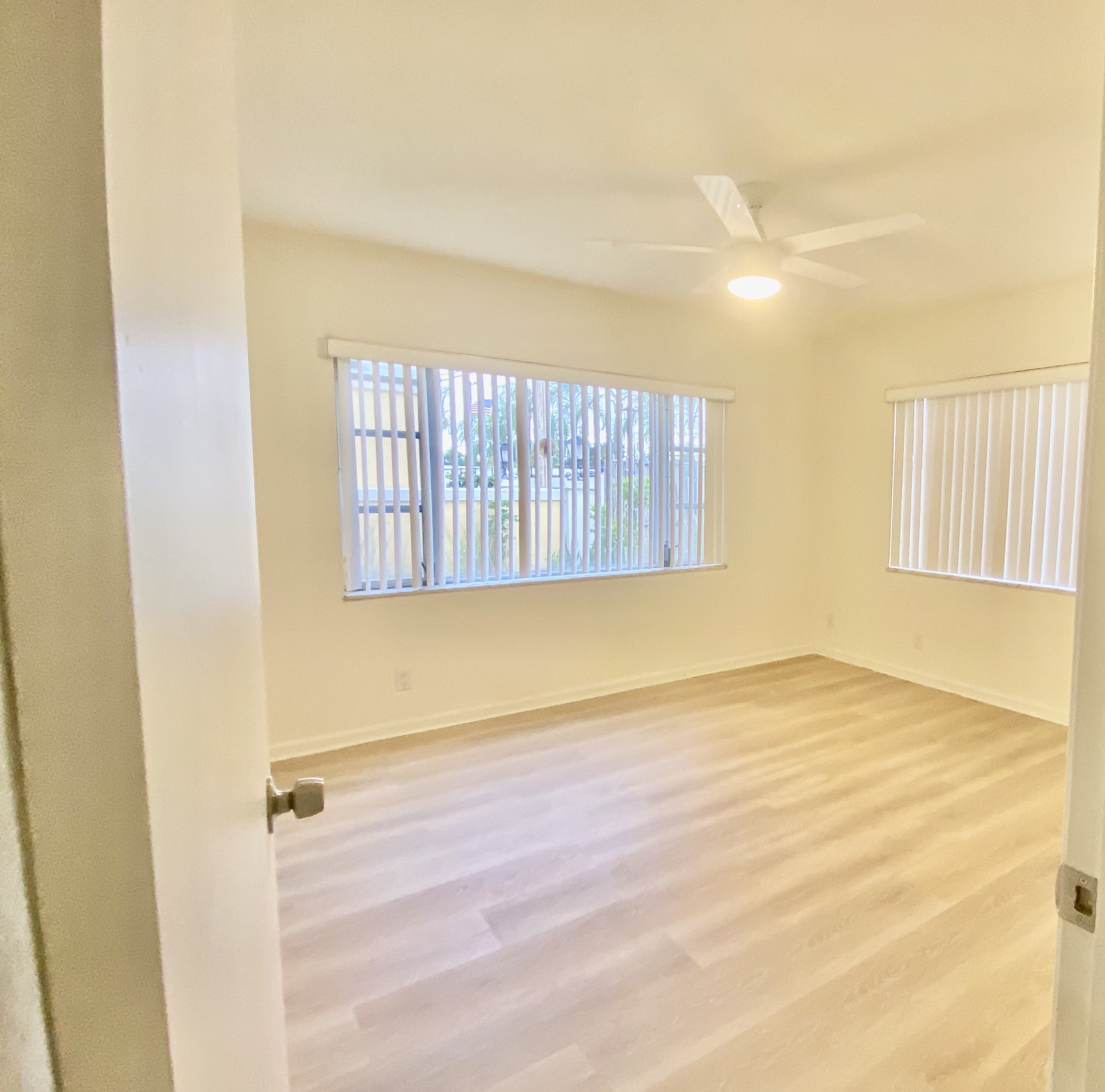 2230 Northeast 56th Place – photo 4