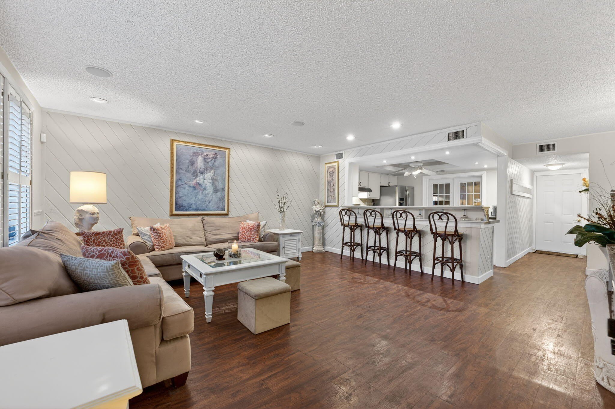3951 Ne 17Th Avenue – photo 3