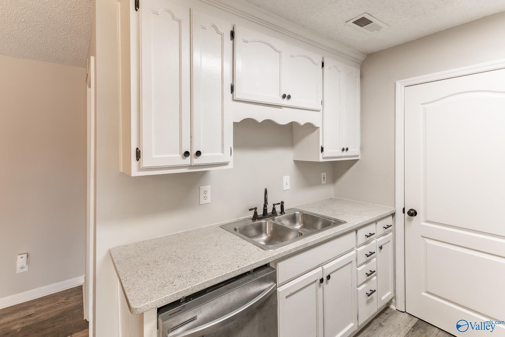 6975 Wall Triana Hwy – photo 3