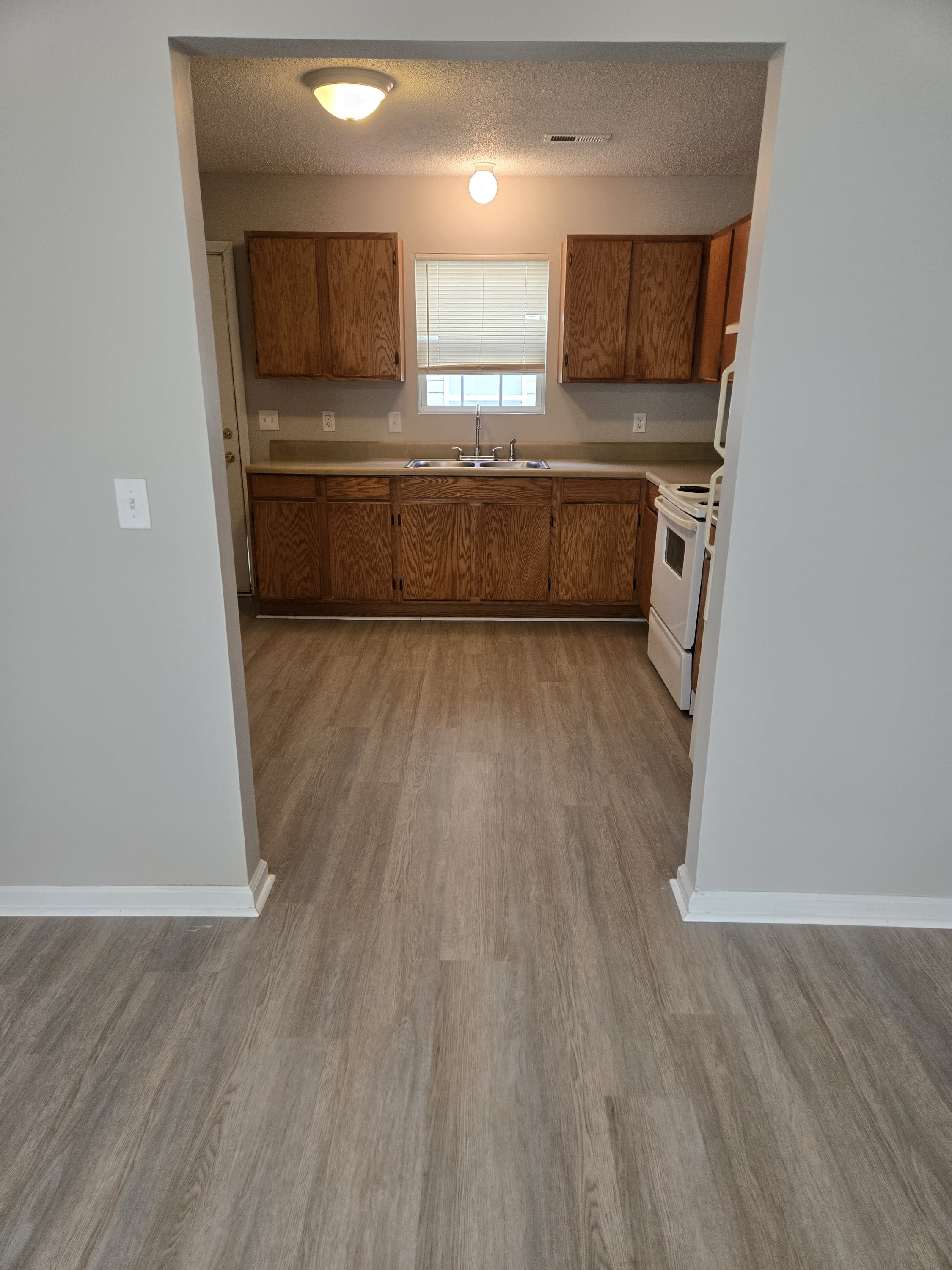 812 Royal St Unit B – photo 3