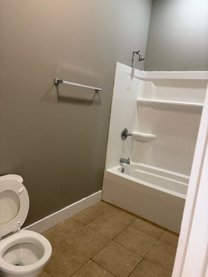 5 bedroom, 3 bath – photo 4