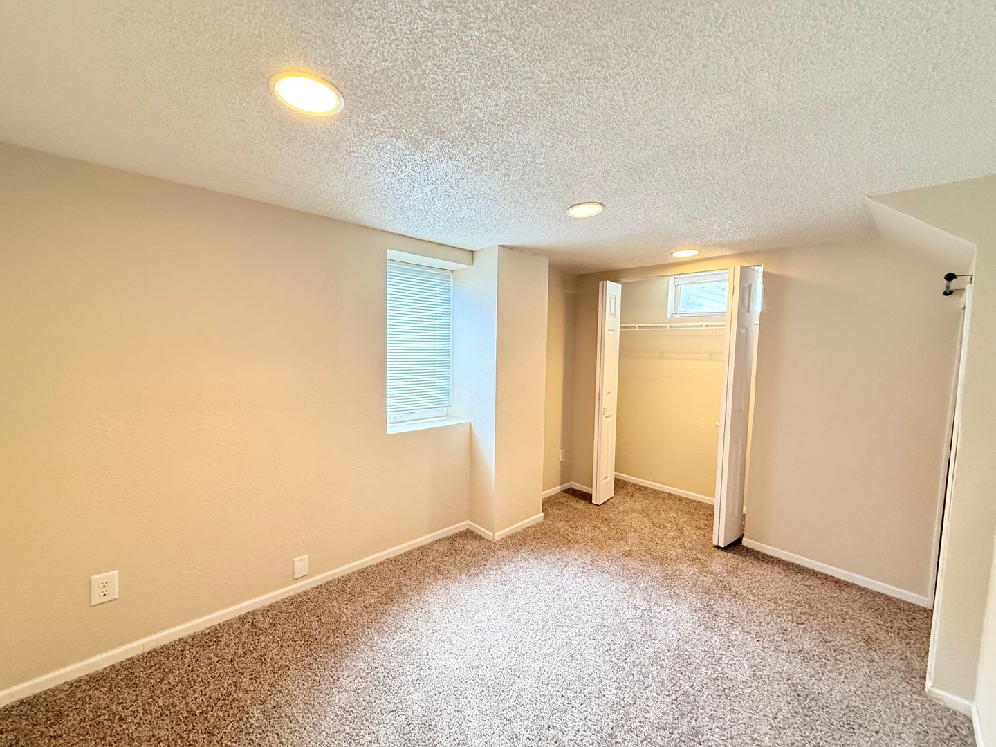 Spacious 5 Bedroom Home Across from Concordia Football Field – photo 2