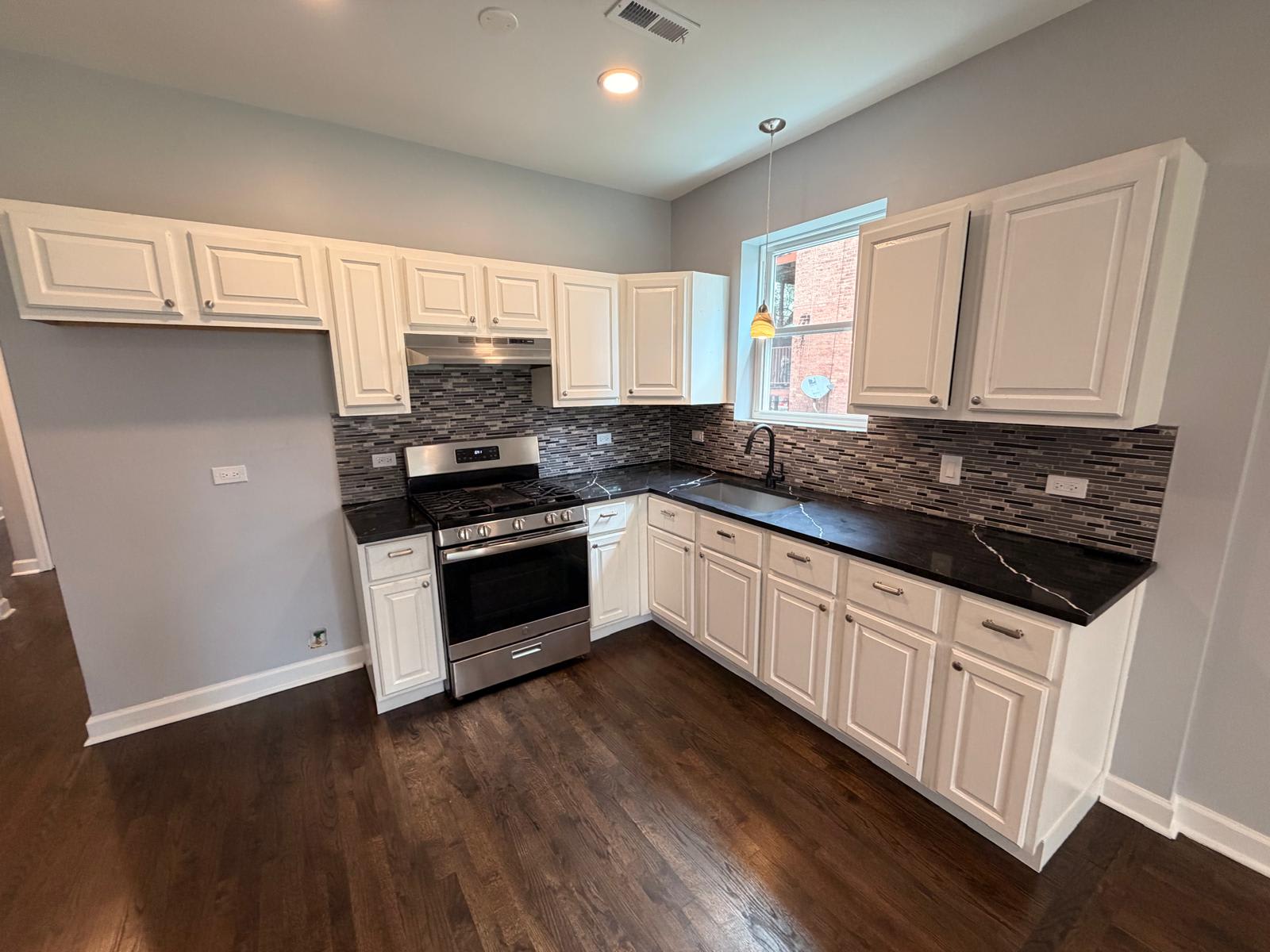 2906 West Flournoy Street – photo 2