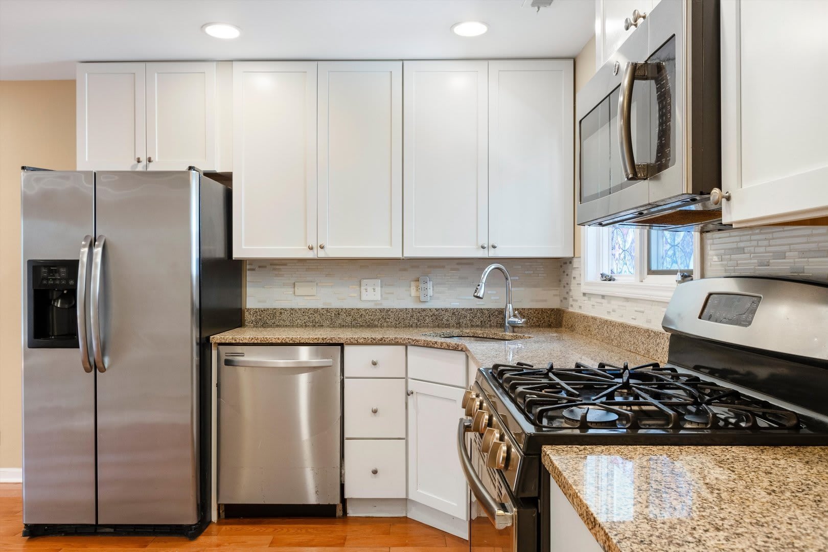 1069 S Park Terrace – photo 5