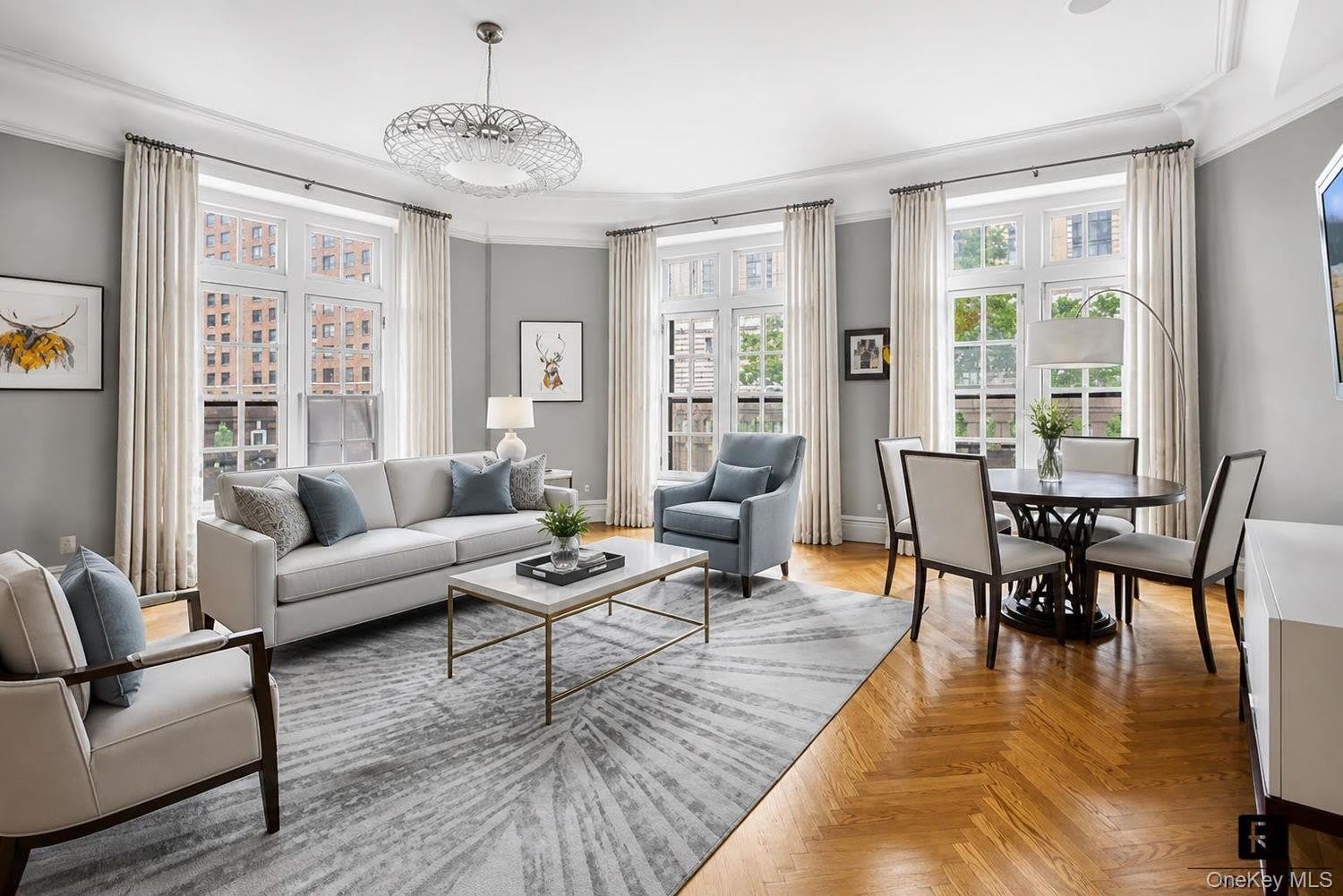 2109 Broadway – photo 1