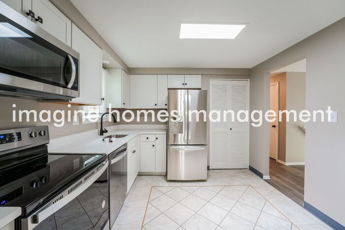 1184 Bucknell Drive – photo 5