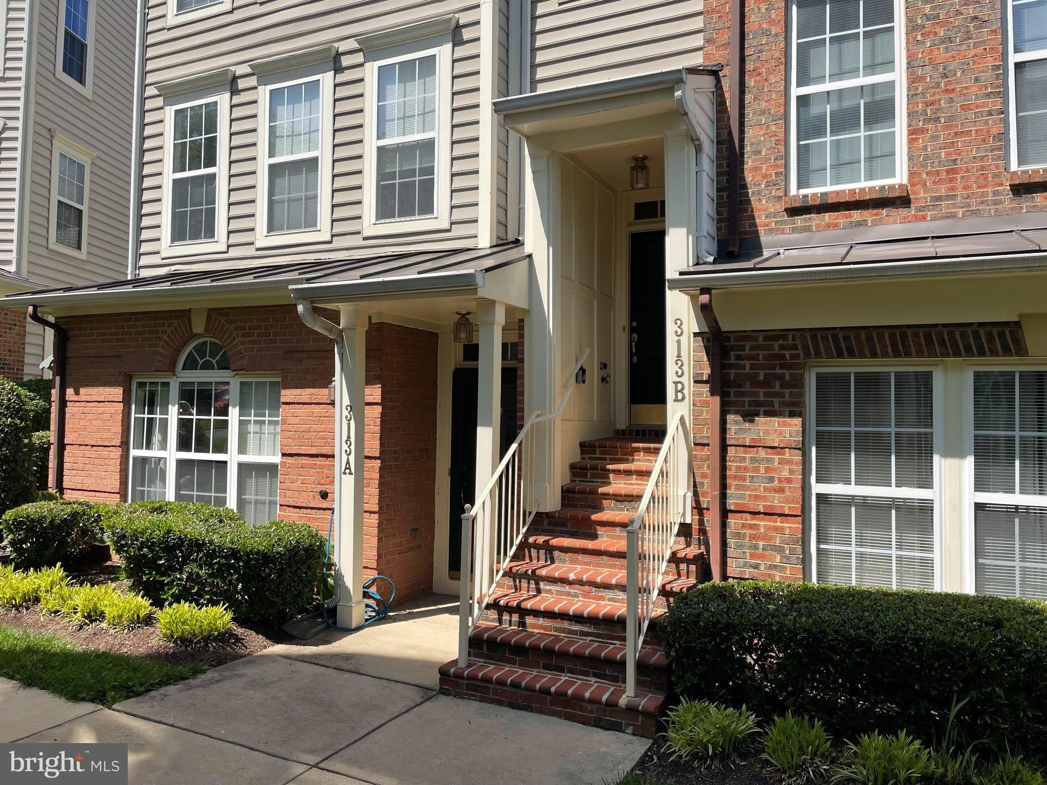 313-B CROSS GREEN Street – photo 1