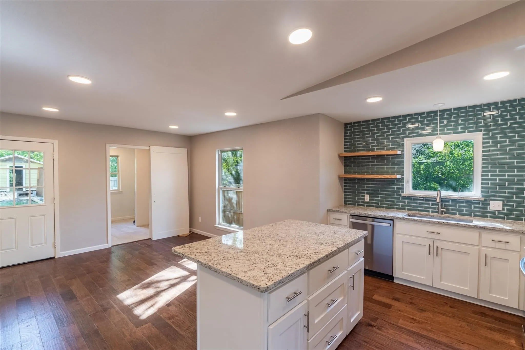 3105 Mitchell Street – photo 5