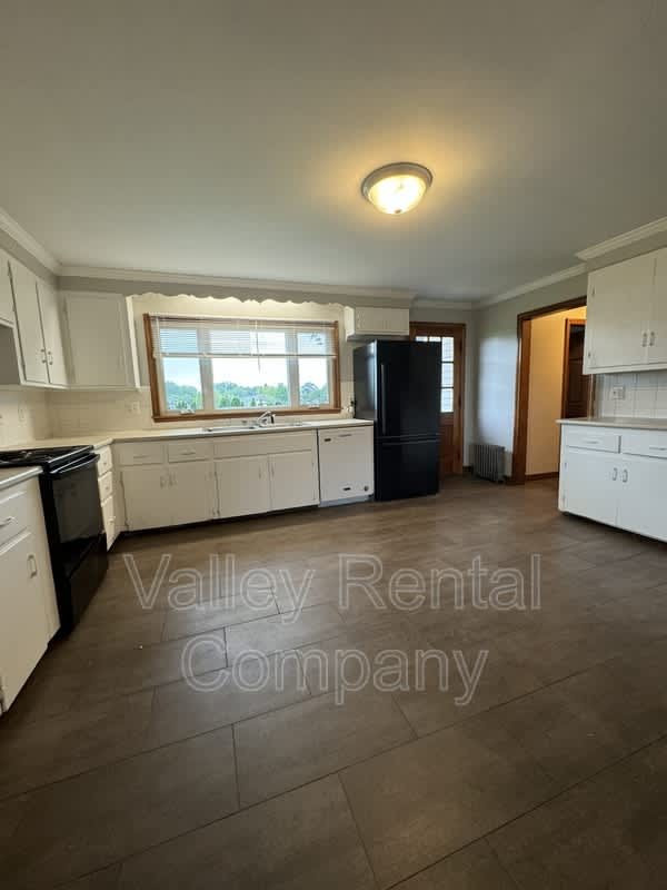 174 Russell Street – photo 4