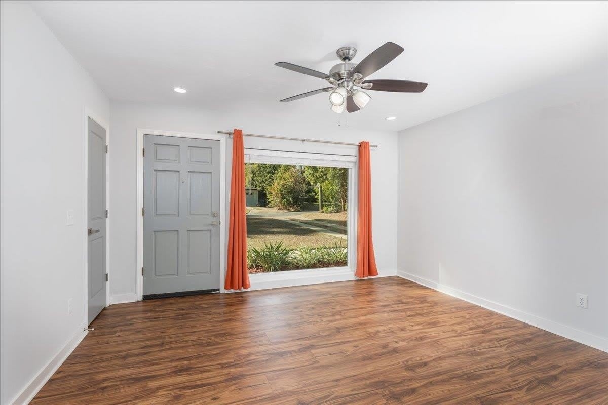 1707 Hall Drive – photo 4