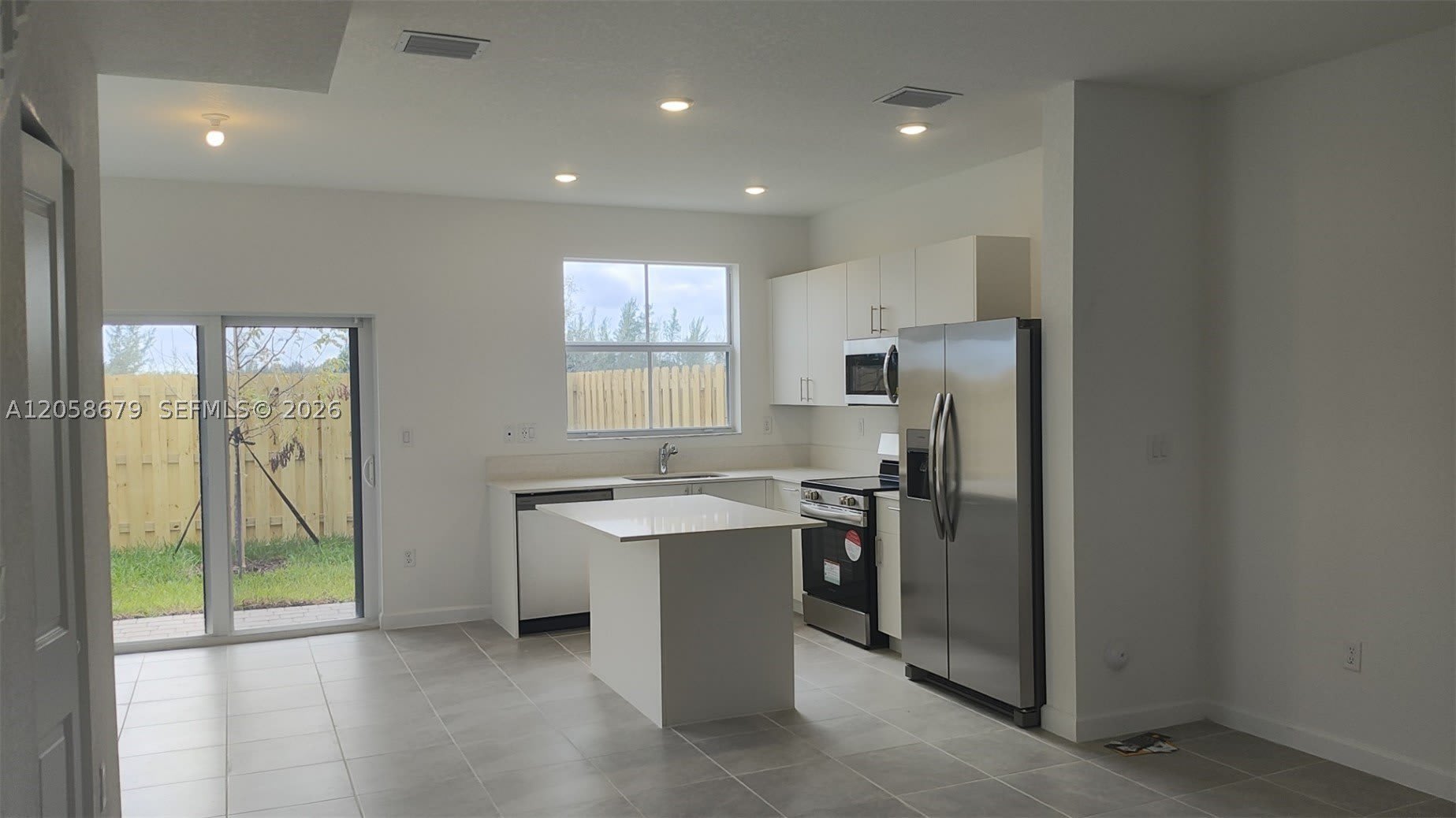 2598 SE 29th St – photo 2