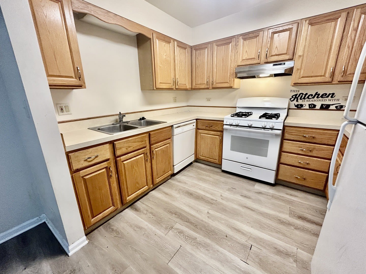 104 E Bailey Road – photo 3
