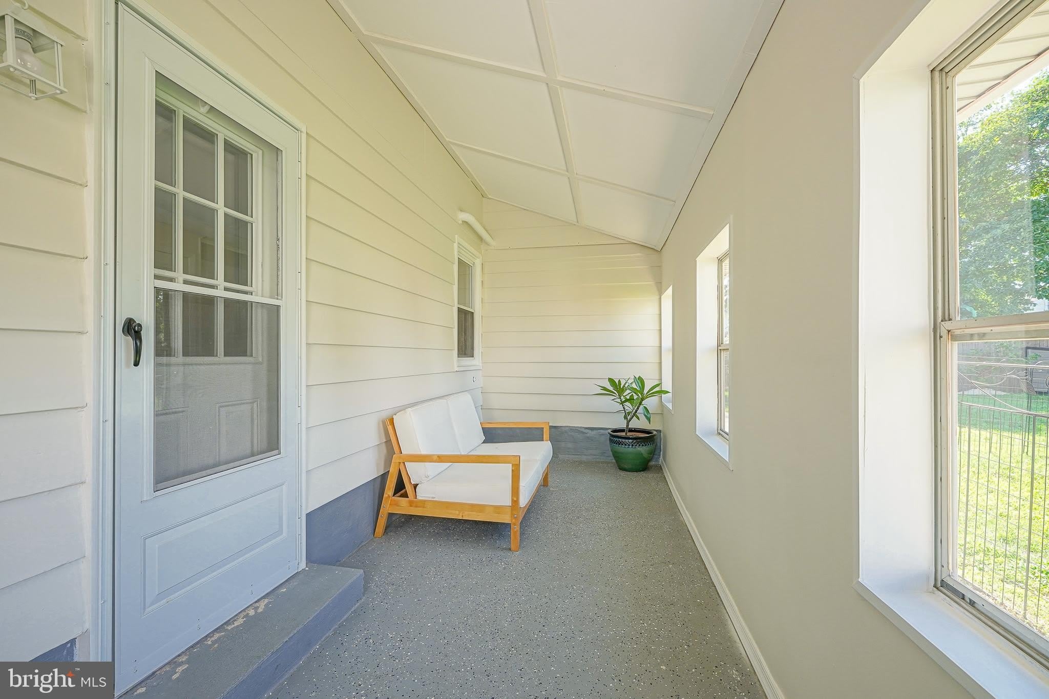 136 N READ Avenue – photo 2