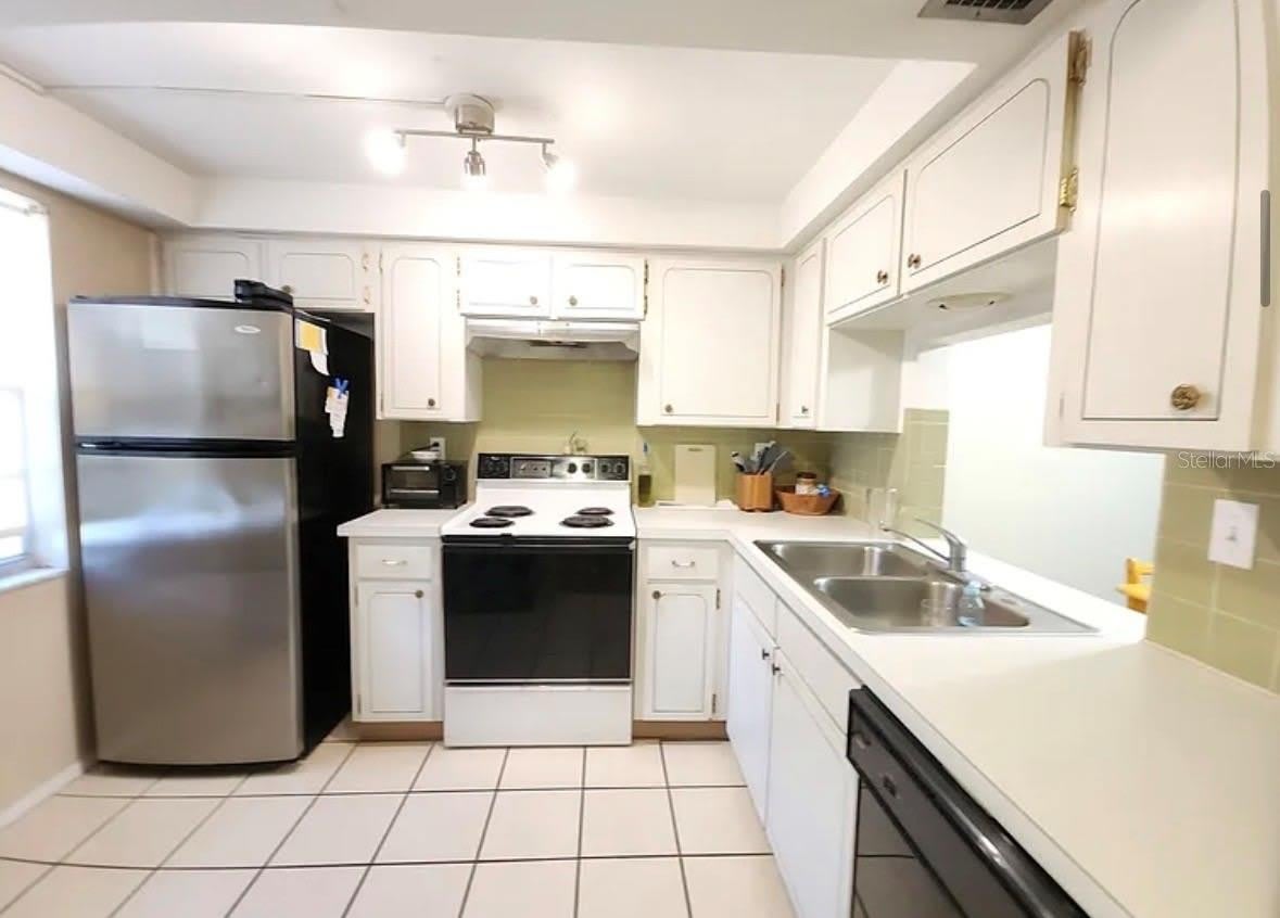 4240 SHELDON Place – photo 5