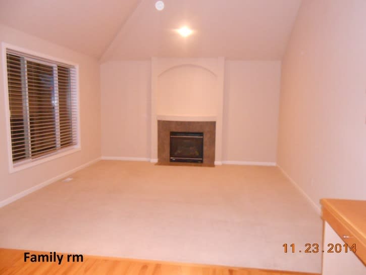 Beautiful 4 Bed 3 Bath with Bonus Room Home in Convenient Location in Lynnwood. – photo 4