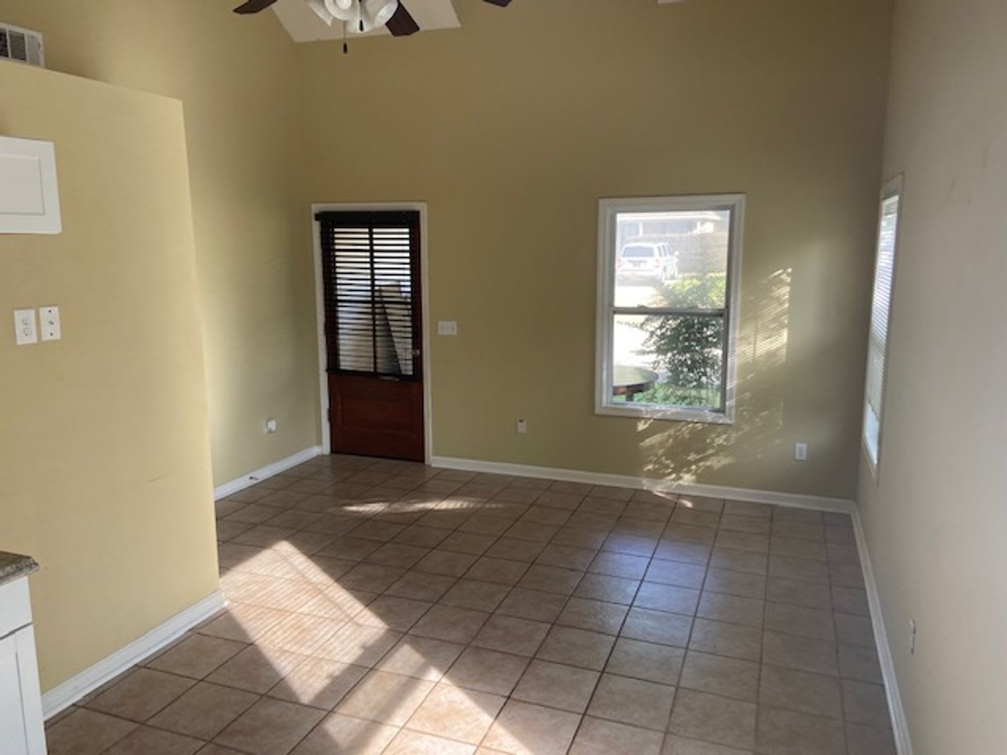 3 Bed/2 Bath – photo 1
