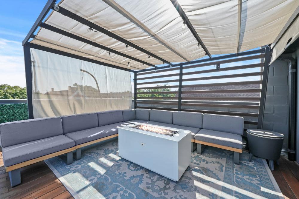 2240 W Medill Ave – photo 3