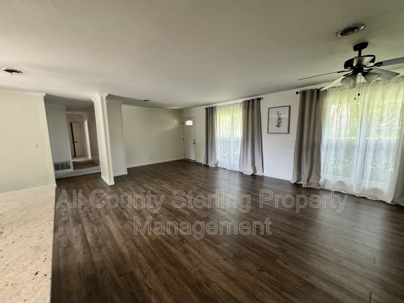 353 SE Olustee Avenue – photo 4