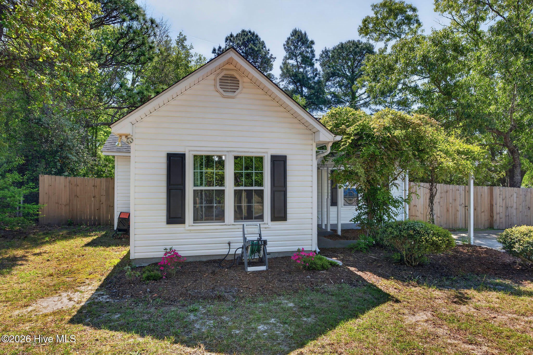 315 Tangle Oaks Court SE – photo 4