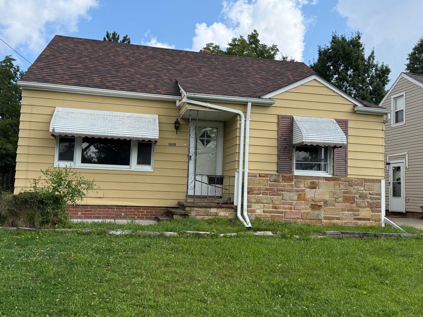 Maple Heights Single Water Included – photo 1