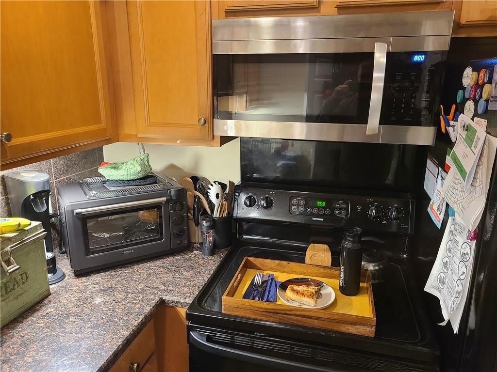 413 Atwells Avenue – photo 5