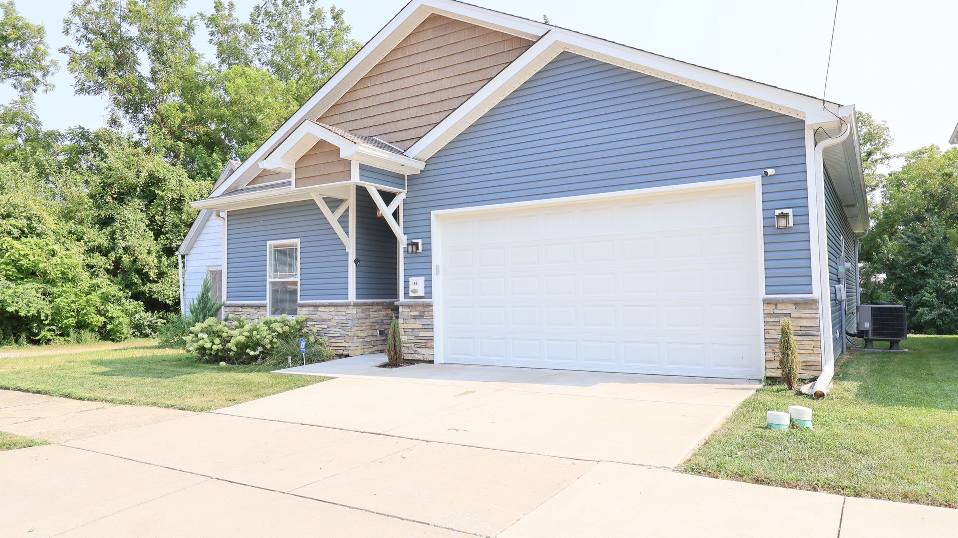 Beautiful 4 Bed 2 Bath Home – photo 1