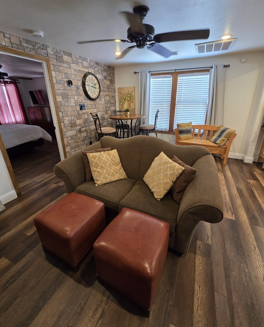 1106 Mission Rd – photo 1