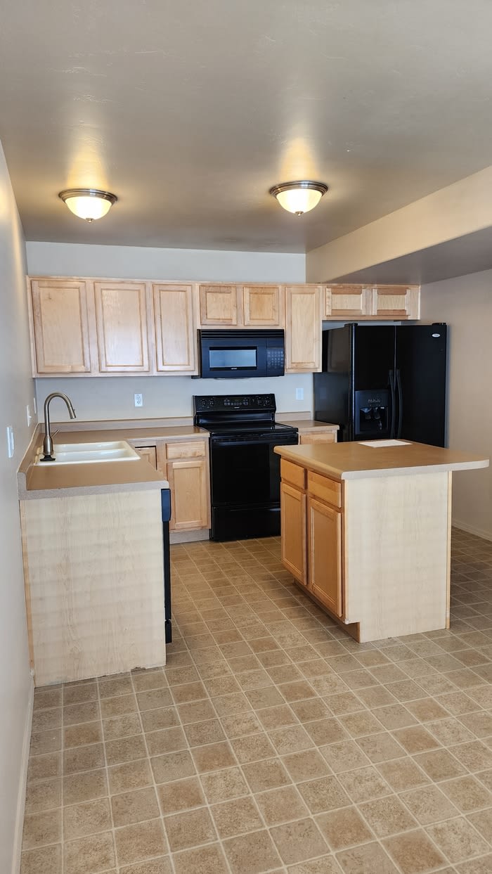 146 Aparicio Drive – photo 3