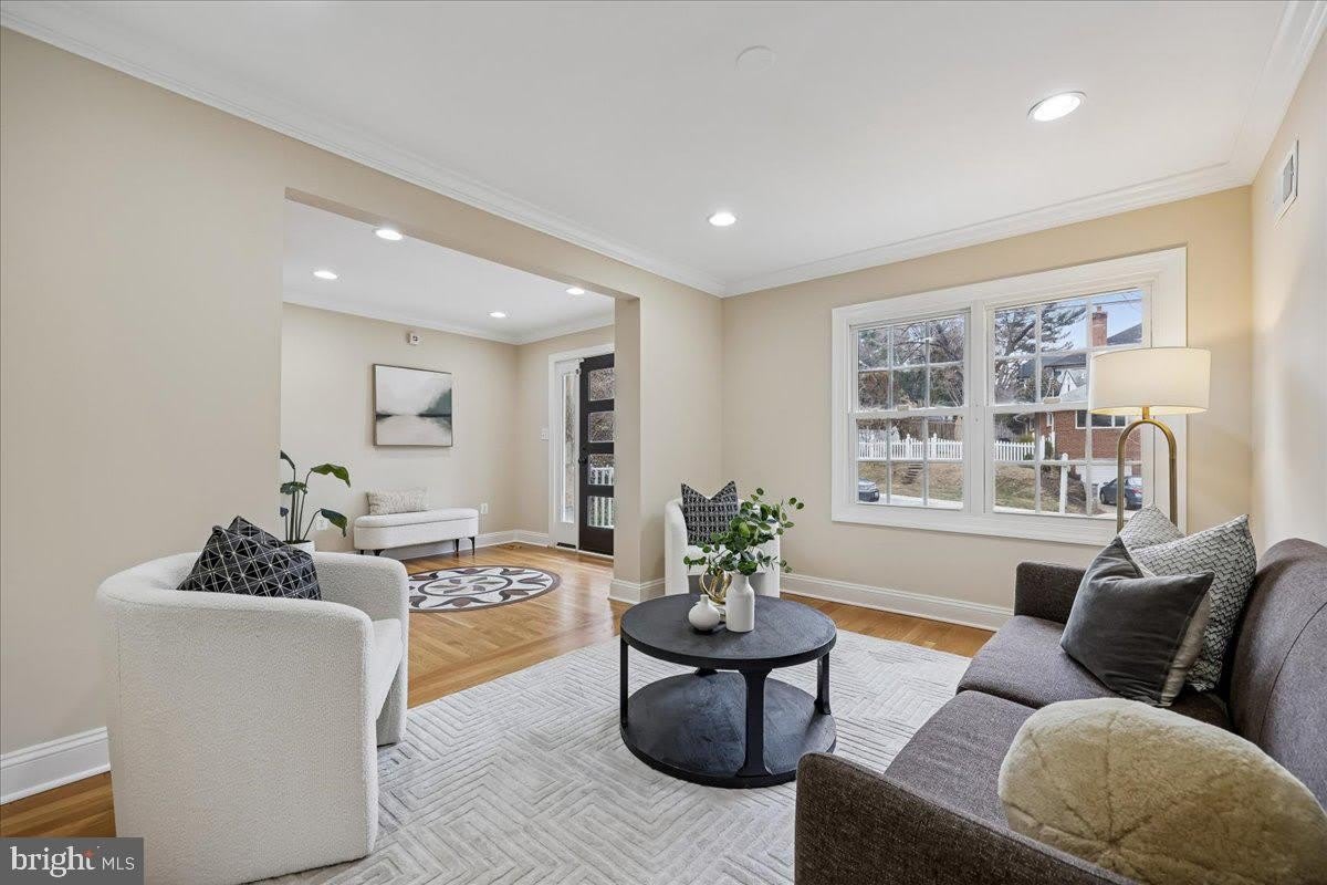 4902 DERUSSEY Parkway – photo 5