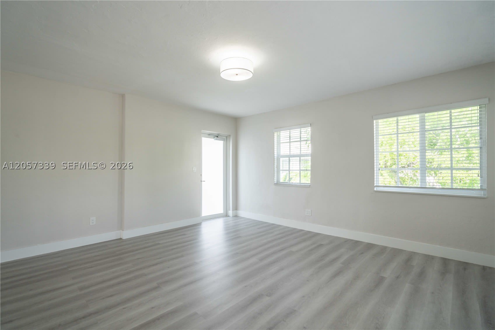 2416 Flamingo Dr – photo 5