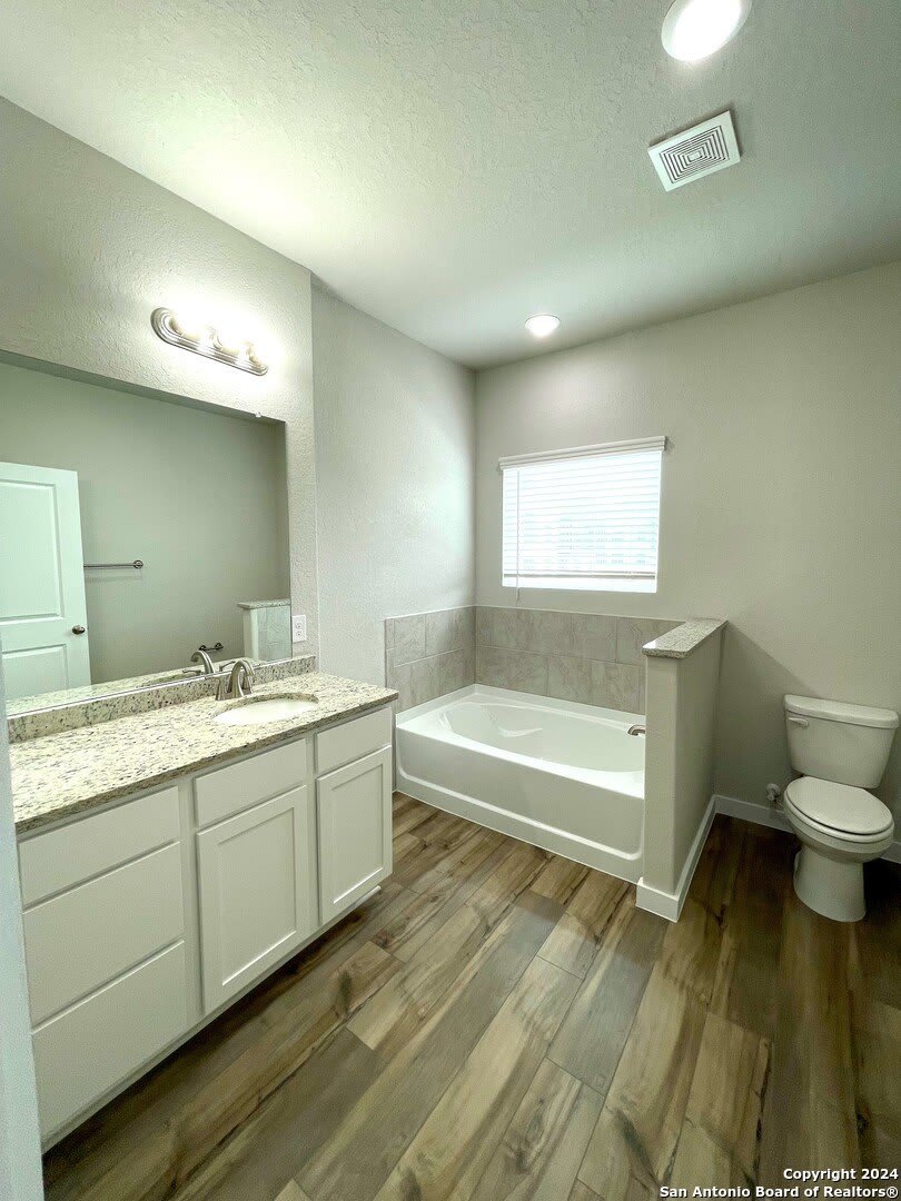 21518 JAMES CHARLES – photo 4