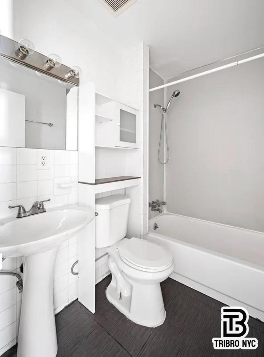 305 East 105th Street – photo 4