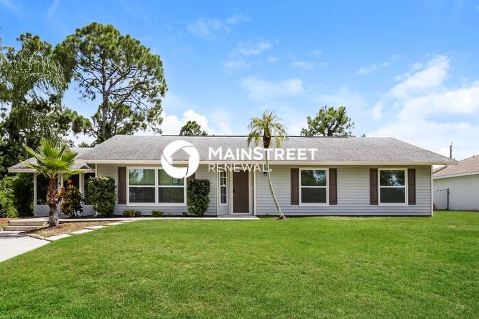 4715 4Th Street West – photo 1
