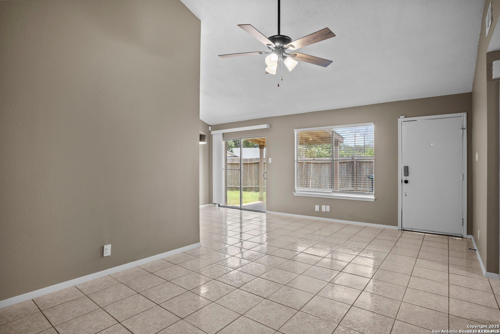 5281 Meadow Rise St – photo 4