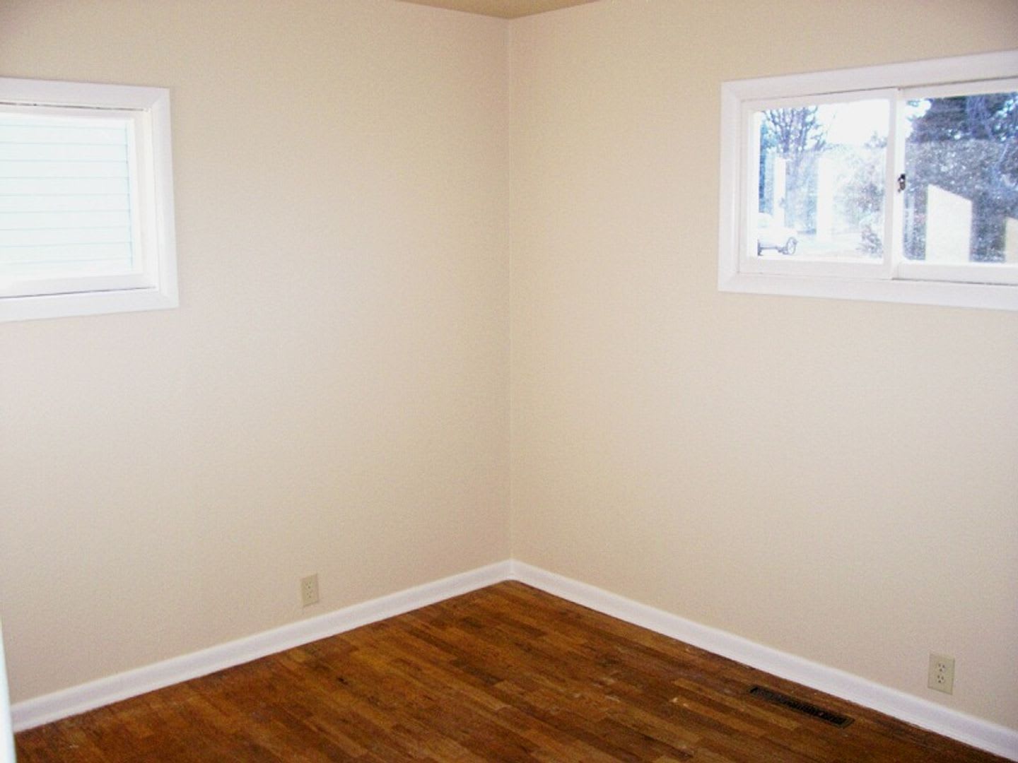 Lease Now & Get $300 off Your First Month – photo 4