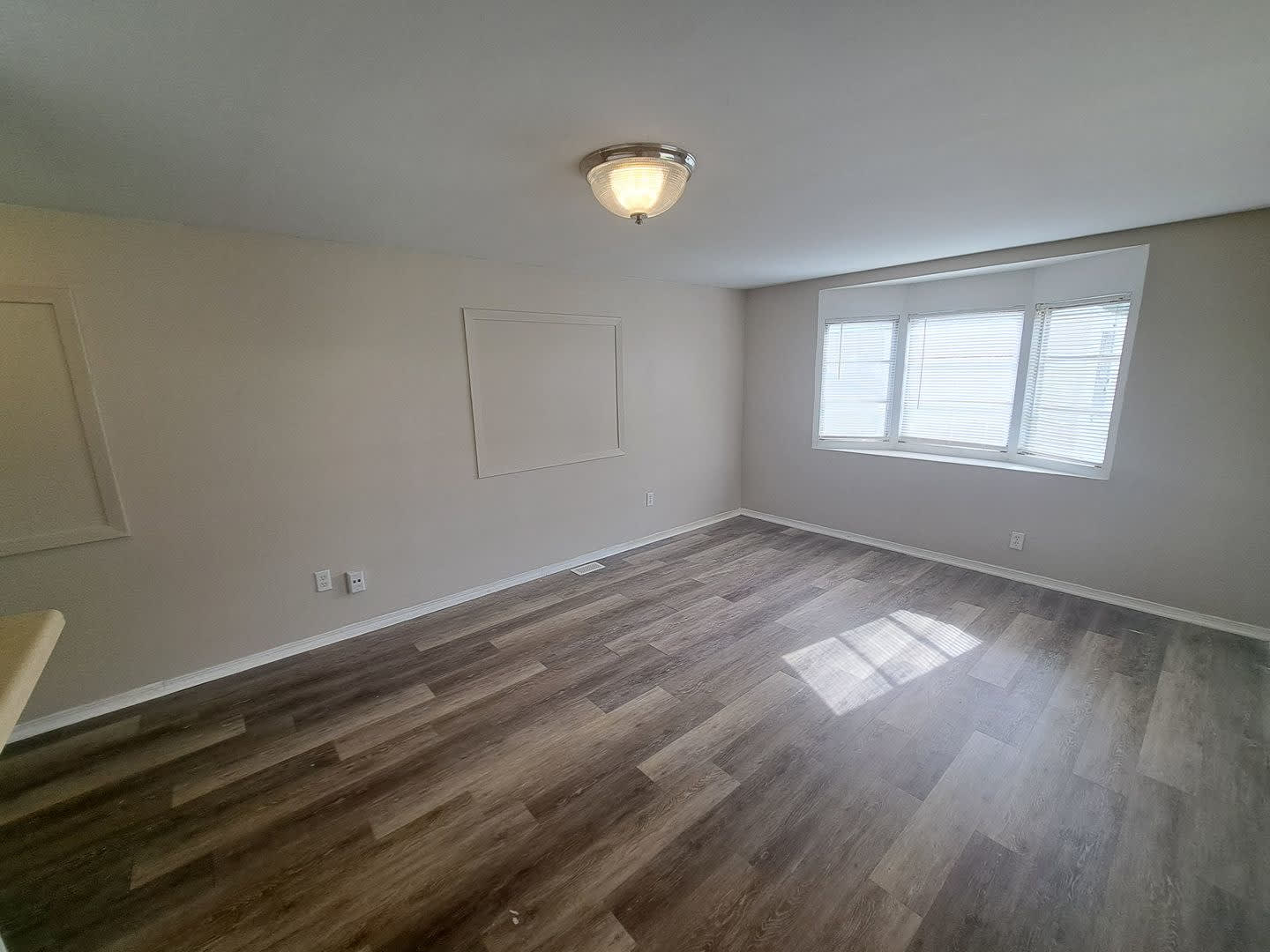 1BR/1BA updated mobile home close to I10 and Pine Forest Rd – photo 3