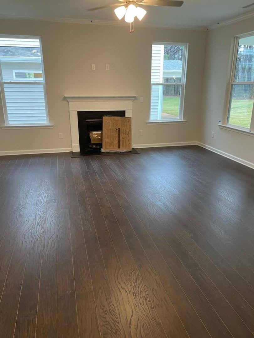Room in 4 Bedroom at Moonbeam Dr – photo 2