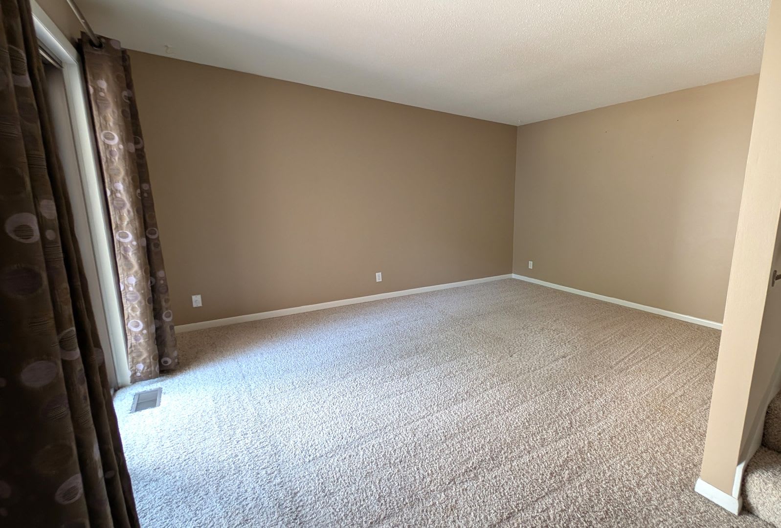 17554 Parkwood Dr, 2 bedroom Condo – photo 2